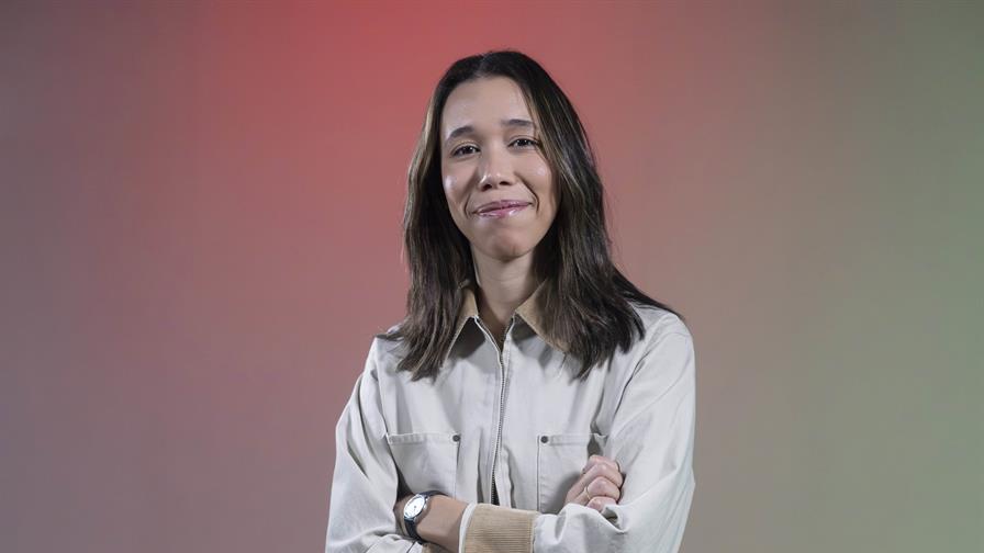 María José Guzmán: La tecnología debe  potenciar la voz del artista, no robársela"