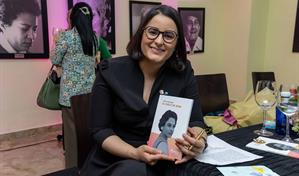 La periodista Yinett Santelises pone en circulación "El vuelo de Sina"