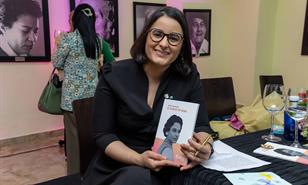 La periodista Yinett Santelises pone en circulación "El vuelo de Sina"