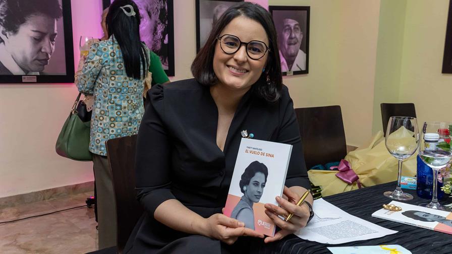 La periodista Yinett Santelises pone en circulación "El vuelo de Sina" La periodista Yinett Santelises pone en circulación "El vuelo de Sina"