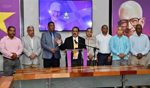 El PLD denuncia aumento de 850 % en importaciones de arroz y advierte quiebra de productores