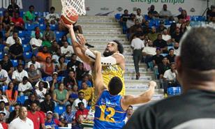 Mauricio Báez y San Carlos reeditan una rivalidad histórica por la corona del TBS Distrito