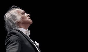 Orquesta y director, los solistas de la noche de clausura de la Temporada Sinfónica 2025