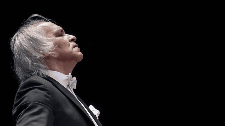 Orquesta y director, los solistas de la noche de clausura de la Temporada Sinf&oacute;nica 2025