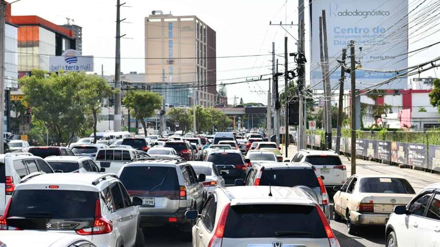 Colapsa el tránsito vehicular en Santiago Colapsa el tránsito vehicular en Santiago