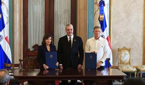 Abinader y gobernadora Kathy Hochul firman acuerdo para fortalecer cooperación entre RD y NY