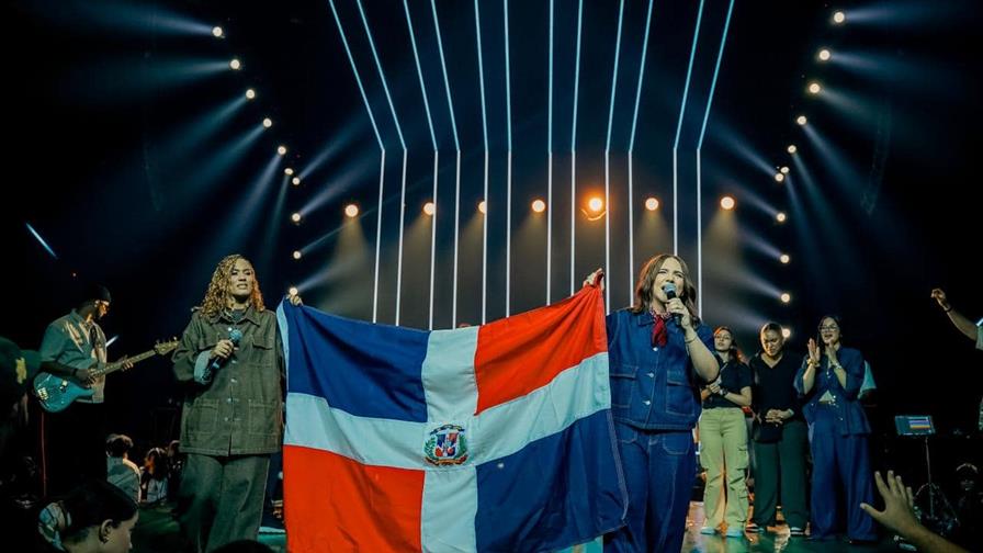 World Worship reúne a miles de jóvenes en su quinta edición de "Que el mundo adore" World Worship reúne a miles de jóvenes en su quinta edición de "Que el mundo adore"