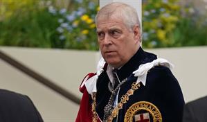 El expr&iacute;ncipe Andr&eacute;s invit&oacute; a Epstein y mujer rumana muy mona al palacio de Buckingham