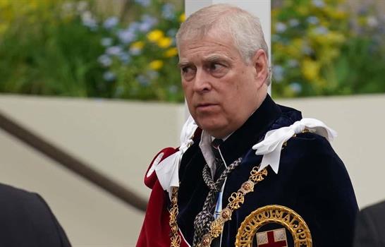 El expr&iacute;ncipe Andr&eacute;s invit&oacute; a Epstein y mujer rumana muy mona al palacio de Buckingham