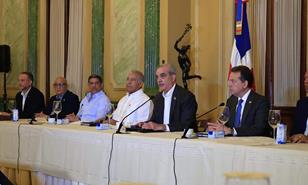 El Gobierno garantiza abastecimiento y estabilidad de precios en las festividades navideñas