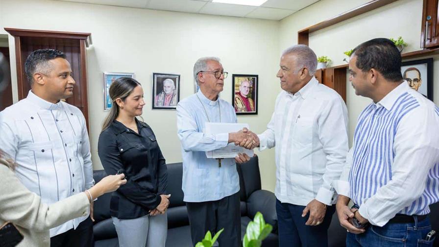 Gobierno aporta RD$27 millones para casa de acogida de sacerdotes en Mao-Montecristi Gobierno aporta RD$27 millones para casa de acogida de sacerdotes en Mao-Montecristi