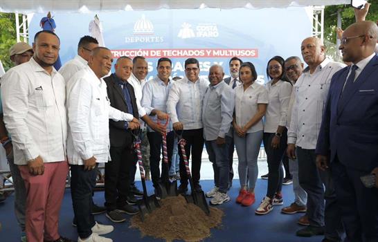 Ministro Kelvin Cruz inicia construcción de 11 techados multiusos en SDE con inversión de 300 millón