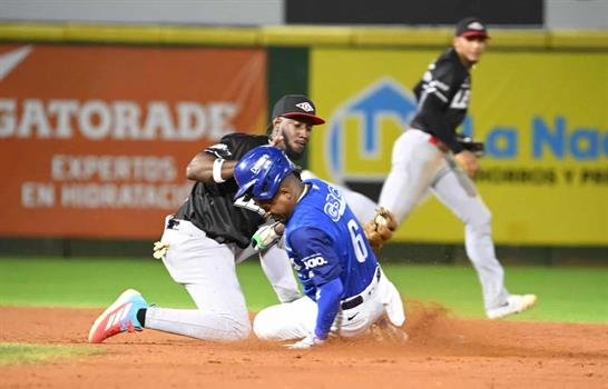 Lidom pone en marcha sus tres partidos pese a falla eléctrica nacional