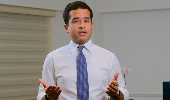 Omar Fern&aacute;ndez critica emisi&oacute;n de bonos por US$2,750 millones y pide ejecutar pr&eacute;stamos pendientes