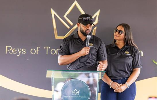 Reynaldo López lanza su fundación "Reys of Tomorrow" en SPM y dona utilería