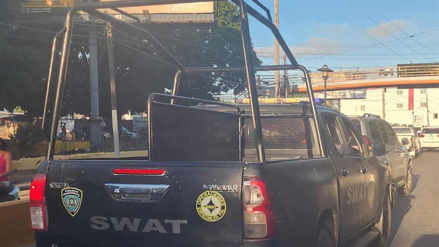 Policía mata un hombre y hiere a otro en supuesto enfrentamiento a tiros en Puerto Plata Policía mata un hombre y hiere a otro en supuesto enfrentamiento a tiros en Puerto Plata