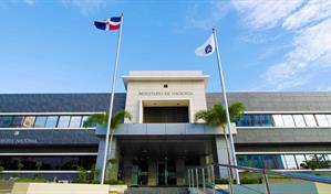 Los sacaron de su AFP sin darse cuenta: extrabajadores exigen a Hacienda devolver fondos retenidos