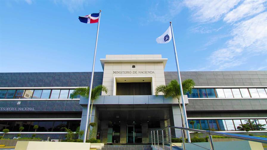 Los sacaron de su AFP sin darse cuenta: extrabajadores exigen a Hacienda devolver fondos retenidos