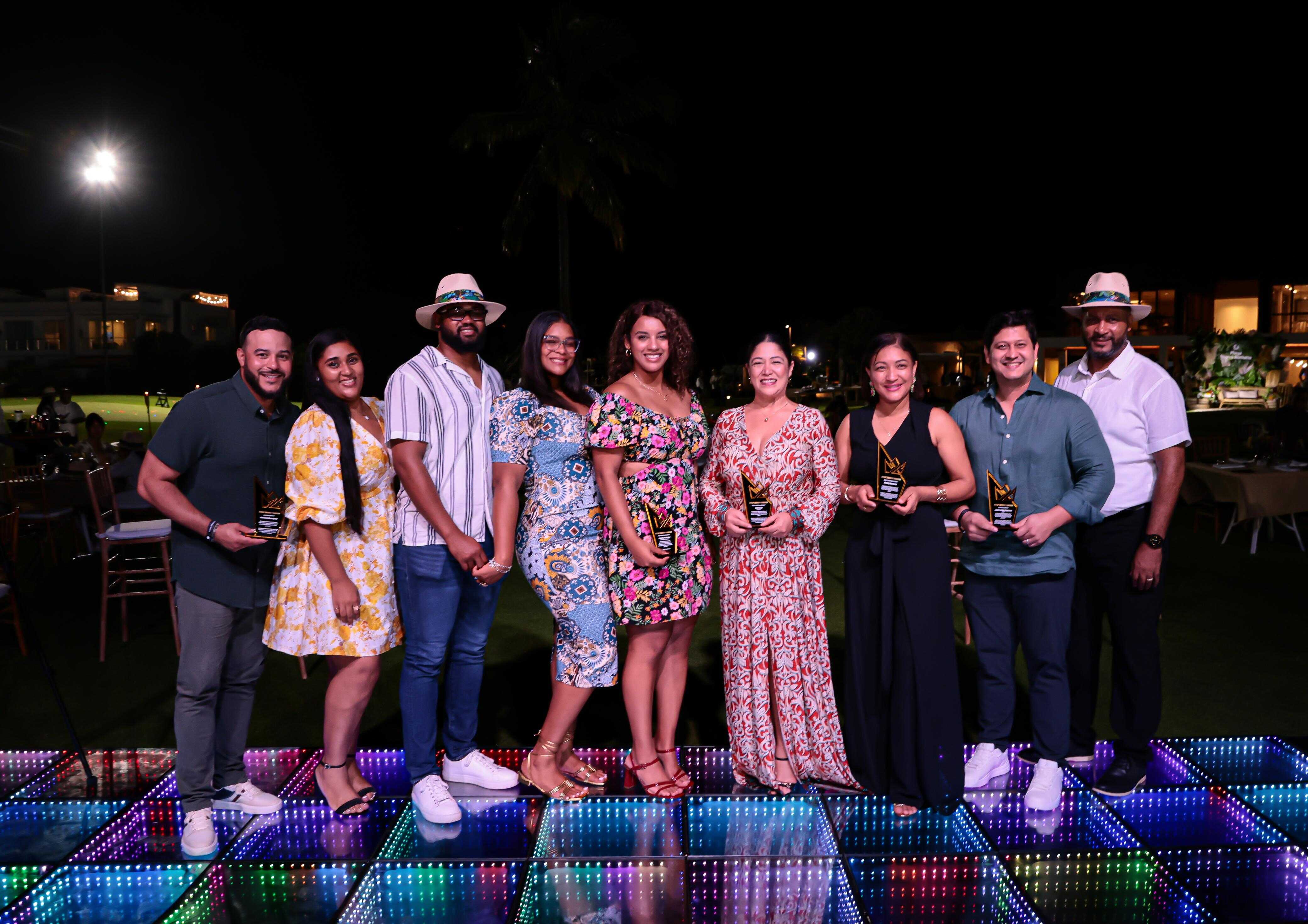 Algunos de los reconocimientos por parte de Reys of Tomorrow.