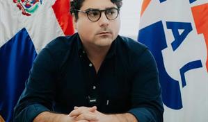 RD Vial instala alumbrado solar en principales autopistas para mejorar la seguridad vial