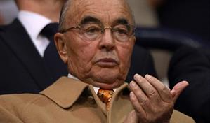 Trump indulta al propietario del Tottenham Hotspur, Joe Lewis