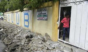 Exigen la reconstrucción de un centro educativo en Santiago