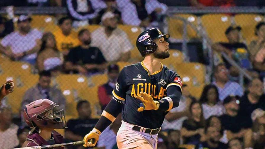 Águilas sacan sus garras para superar a los Leones; ganan con hit decisivo de J. C. Escarra