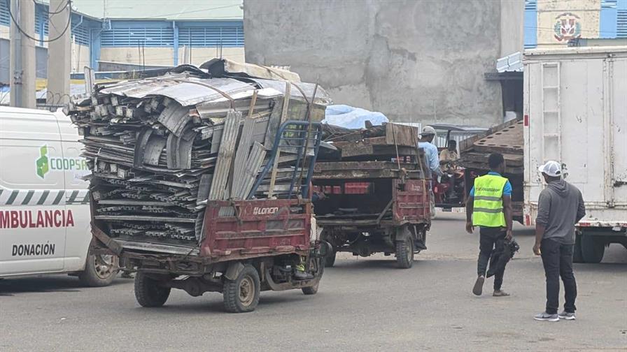 Residentes en Dajabón están preocupados por ingreso de chatarras y escombros desde Haití Residentes en Dajabón están preocupados por ingreso de chatarras y escombros desde Haití