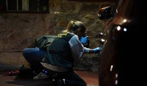 Una chica de 17 años mata de una puñalada a su cuñada, de 20, en España