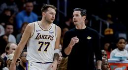 JJ Redick, coach de los Lakers, se&ntilde;ala que los &aacute;rbitros tuvieron que ver en rev&eacute;s ante Detroit