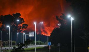 Una fuerte explosión en polo industrial cerca del principal aeropuerto de Argentina