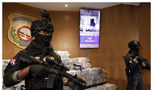 Las autoridades decomisan 484 paquetes de cocaína y apresan a dos hombres al sur de la Isla Beata