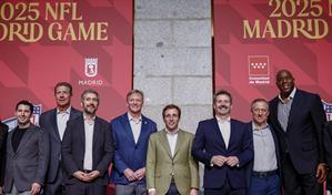 El exastro de la NBA, Magic Johnson, presente en el acto de bienvenida de la NFL en Madrid