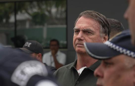 Bolsonaro abandona temporalmente su sitio de reclusi&oacute;n para una cirug&iacute;a en Navidad