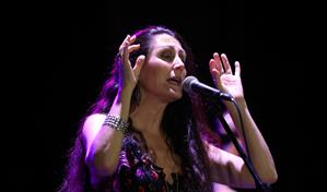 Clara Montes celebra 25 años de carrera en Paraguay con un homenaje a América Latina