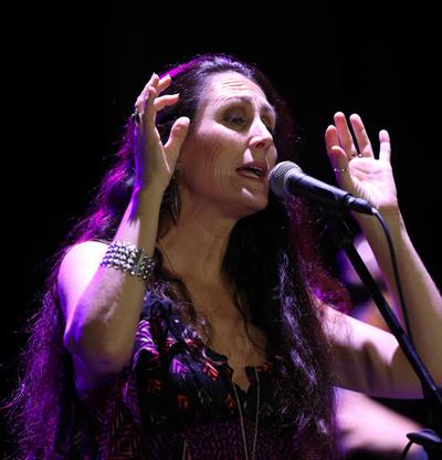 Clara Montes celebra 25 años de carrera en Paraguay con un homenaje a América Latina