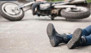 Tío y sobrino mueren tras perder el control de una motocicleta en la carretera El Bonao, Higüey