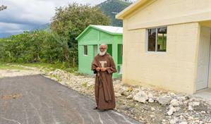 Fundación Futuro Cierto entrega seis nuevas viviendas a familias de Elías Piña