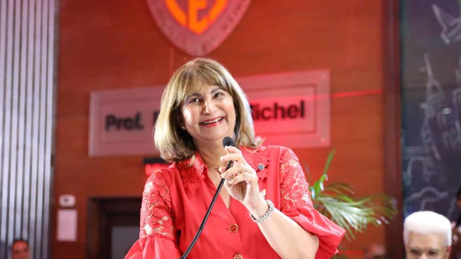 Rosalía Sosa Pérez declina aspiraciones en la UASD Rosalía Sosa Pérez declina aspiraciones en la UASD