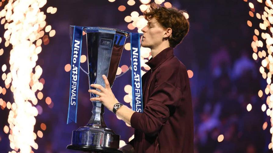 Jannik Sinner vence a Carlos Alcaraz y gana el Masters ATP por segundo año seguido Jannik Sinner vence a Carlos Alcaraz y gana el Masters ATP por segundo año seguido