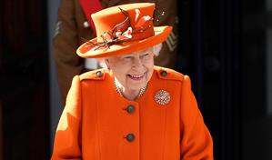 La reina Isabel II resurge como meme viral en redes sociales con videos generados por IA