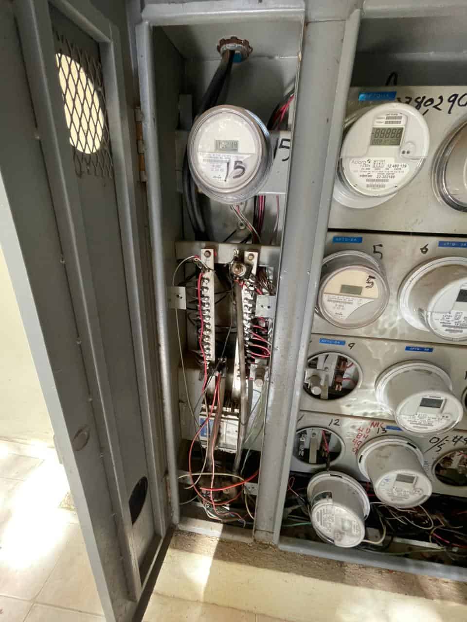 Los residentes del edificio 6 exigen la instalación del sistema de telemedición para tener sus contadores independientes.