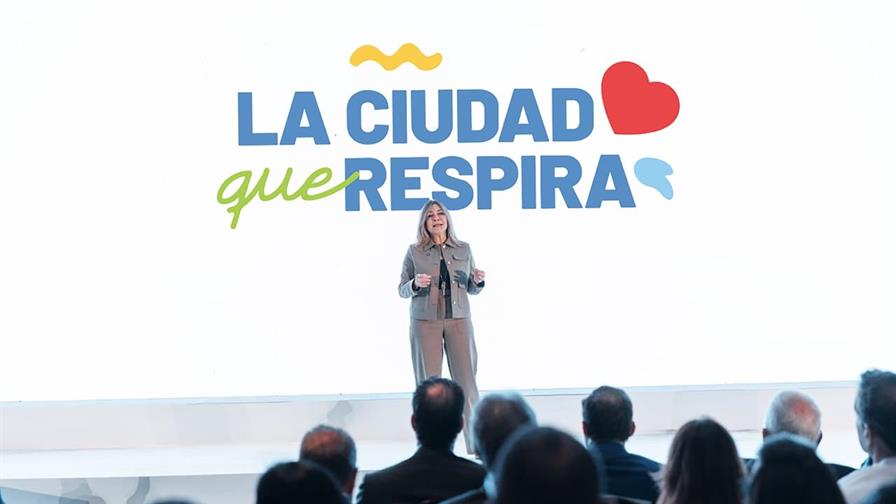 Carolina Mejía presenta la iniciativa "La Ciudad que Respira"