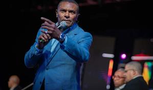 El salsero El Canario celebra 50 años de carrera con una gira que iniciará en Nueva York