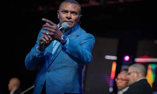 El salsero El Canario celebra 50 años de carrera con una gira que iniciará en Nueva York