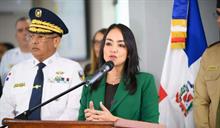 Faride advierte que incautar&aacute;n todas armas de fuego exhibidas en p&uacute;blico aunque tengan permisos