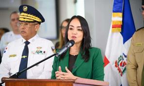 Faride advierte que incautar&aacute;n todas armas de fuego exhibidas en p&uacute;blico aunque tengan permisos