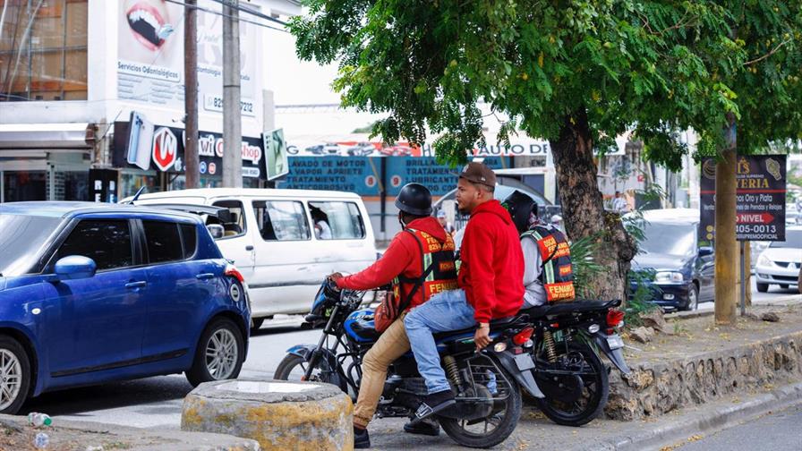 Intrant prohíbe, otra vez, uso de "medio casco": reitera que solo los homologados están permitidos Intrant prohíbe, otra vez, uso de "medio casco": reitera que solo los homologados están permitidos