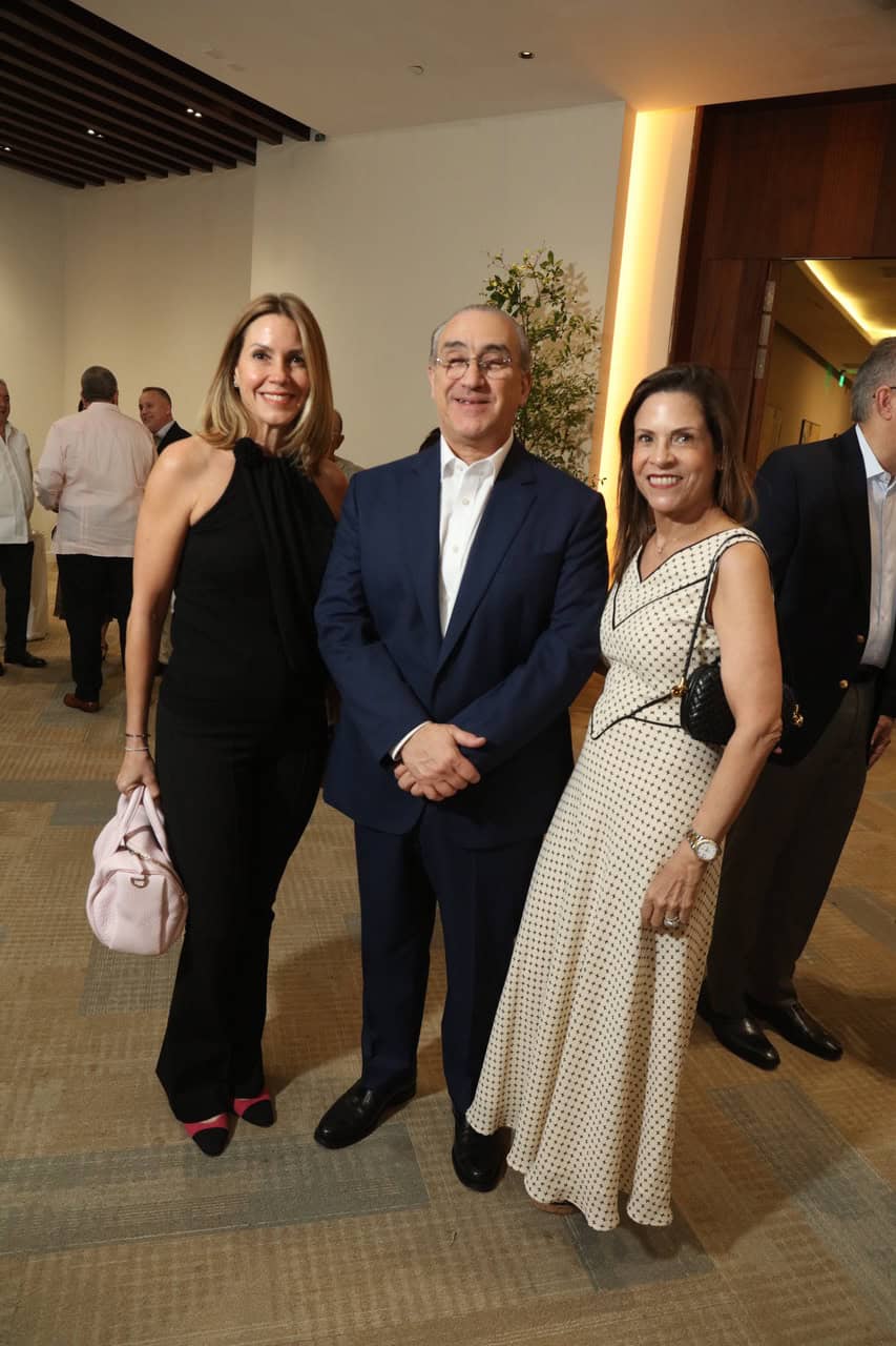 Natali Hazoury de Lama, Mario L ama, Ana Bermdez de Lama