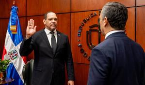 SCJ juramenta a Rodolfo Valentín como director de la Defensa Pública por seis años más